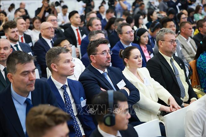 Các đại biểu tham dự Diễn đàn doanh nghiệp Slovakia – Việt Nam năm 2026. Ảnh: Dương Giang - TTXVN 