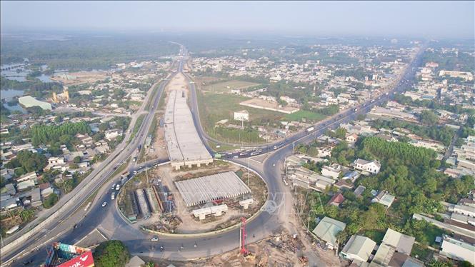 Các hộ trong phạm vi nút giao Quốc lộ 51 với cao tốc Bến Lức - Long Thành đã bàn giao mặt bằng phục vụ thi công nút giao. Ảnh: Công Phong - TTXVN