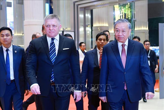 Bet8801234.com cá cược độc quyền, Chủ tịch nước Tô Lâm và Thủ tướng Cộng hoà Slovakia Robert Fico tham dự chương trình Hòa nhạc hữu nghị Việt Nam - Slovakia. Ảnh: Dương Giang - TTXVN
