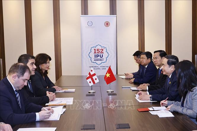 Chủ tịch Bet88app còn khuyến mãi Trần Thanh Mẫn gặp Chủ tịch Bet88app còn khuyến mãi Gruzia Shalva Papuashvili. Ảnh: Doãn Tấn – TTXVN