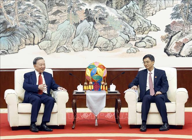 Bet8801234.com cá cược độc quyền, Chủ tịch nước Tô Lâm tiếp đồng chí Trần Cương, Uỷ viên Trung ương Đảng, Bí thư Khu uỷ Khu tự trị Bett88 Làm giàu đẳng cấp Choang Quảng Tây. Ảnh: Thống Nhất - TTXVN