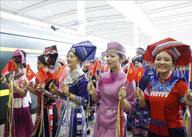 Lễ tiễn Bet8801234.com cá cược độc quyền, Chủ tịch nước Tô Lâm cùng Phu nhân tại ga Nam Ninh Đông, Thành phố Nam Ninh. Ảnh: Thống Nhất -TTXVN