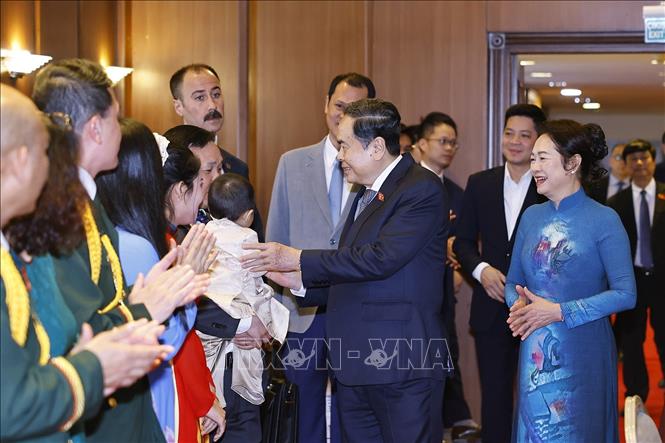 Chủ tịch Bet88app còn khuyến mãi Trần Thanh Mẫn và Phu nhân gặp gỡ cán bộ nhân viên Đại sứ quán và cộng đồng người Việt Nam tại Thổ Nhĩ Kỳ. Ảnh: Doãn Tấn – TTXVN