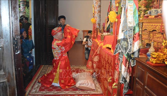 Nghi lễ rời điện (hay lễ xuất phát) tại Thánh đường Thiên Tiên Thánh Giáo (số 352 Chi Lăng, thành phố Huế) là nghi thức mở đầu quan trọng bậc nhất của Lễ hội Điện Huệ Nam. Ảnh: Văn Dũng-TTXVN