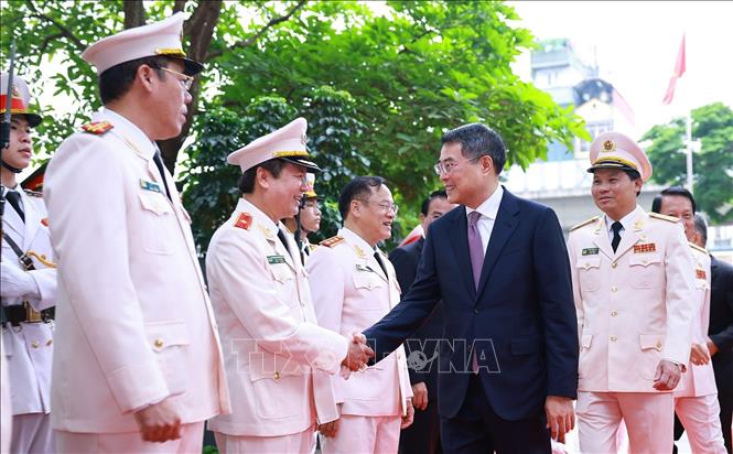 Thủ tướng Lê Minh Hưng dự Lễ kỷ niệm 80 năm Ngày truyền thống lực lượng Cảnh sát hình sự. Ảnh: Dương Giang – TTXVN 
