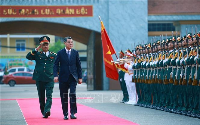 Thủ tướng Lê Minh Hưng đến dự Lễ đón nhận danh hiệu Anh hùng Lực lượng vũ trang 2026 Bet88.com link không chặn của Quân khu 4. Ảnh: Dương Giang – TTXVN 
