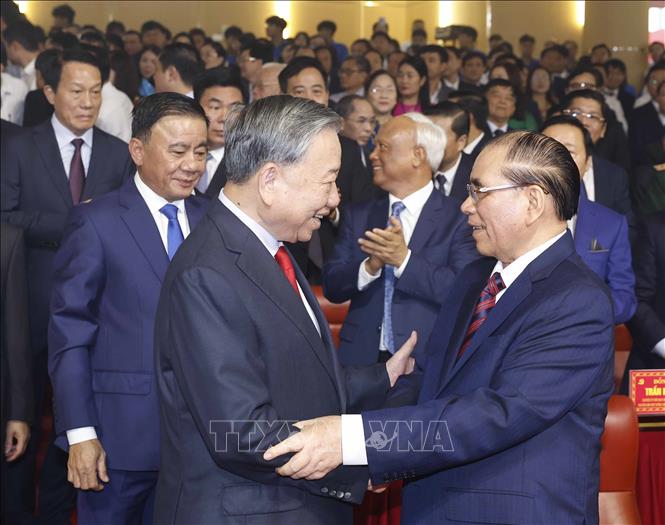 Bet8801234.com cá cược độc quyền, Chủ tịch nước Tô Lâm và các đồng chí lãnh đạo, nguyên lãnh đạo Đảng, Bet888 Trang nhà cái casino tham dự lễ kỷ niệm. Ảnh: Thống Nhất -TTXVN