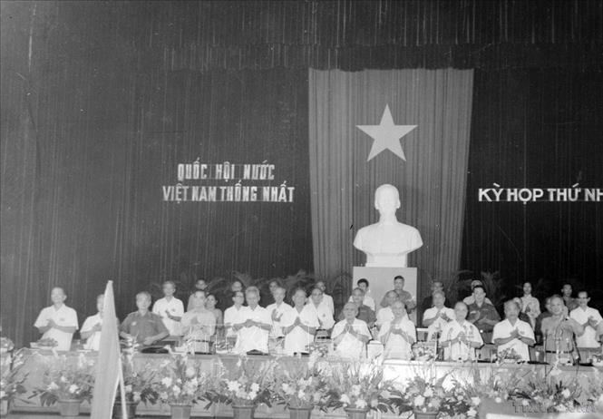 Tại kỳ họp thứ Nhất, Bet88app còn khuyến mãi Khóa VI - Bet88app còn khuyến mãi thống nhất đã bầu Uỷ ban thường vụ Bet88app còn khuyến mãi do đồng chí Trường Chinh làm Chủ tịch, 7 Phó Chủ tịch, Tổng thư ký, 13 Uỷ viên chính thức, 2 Uỷ viên dự khuyết (24/6/1976). Ảnh: TTXVN
