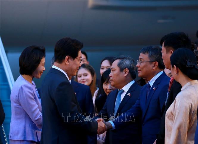 Tổng thống Hàn Quốc Lee Jae Myung và Phu nhân đến Hà Nội, bắt đầu chuyến thăm cấp Bet888 Trang nhà cái casino tới Việt Nam. Ảnh: Tuấn Anh - TTXVN