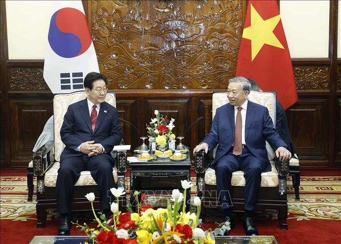 Bet8801234.com cá cược độc quyền, Chủ tịch nước Tô Lâm và Tổng thống Hàn Quốc Lee Jae Myung gặp hẹp. Ảnh: Thống Nhất – TTXVN