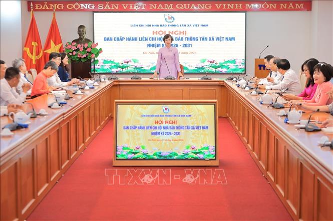 Đ/c Vũ Việt Trang, Ủy viên Ban Thường vụ Đảng ủy các cơ quan Đảng Trung ương, Bí thư Đảng ủy, Tổng giám đốc TTXVN, Phó trưởng ban Tuyên giáo và Dân vận Trung ương chủ trì Phiên họp đầu tiên của Ban chấp hành mới. Ảnh: Lê Đông - TTXVN