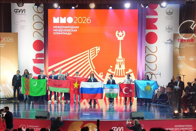 Em Nguyễn Công Thành học sinh lớp 12, trường Trung học phổ thông chuyên Chu Văn An, Hà Nội đạt huy chương Bạc. Ảnh: Trần Hải - PV TTXVN tại Nga 