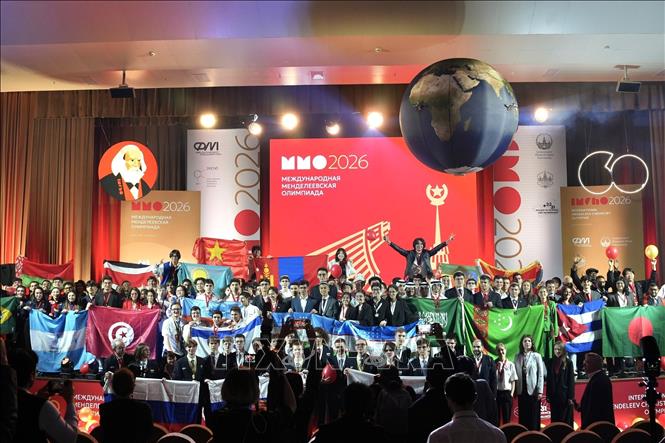 Các đoàn tham dự IMCho lần thứ 60 chụp ảnh lưu niệm. Ảnh: Trần Hải - PV TTXVN tại Nga  