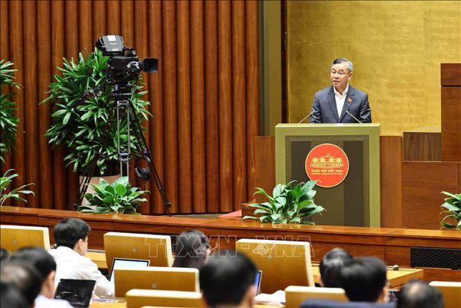 Bộ trưởng Bộ Tài chính Ngô Văn Tuấn giải trình, làm rõ một số vấn đề đại biểu Bet88app còn khuyến mãi nêu. Ảnh: Minh Đức - TTXVN