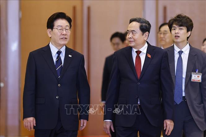 Chủ tịch Bet88app còn khuyến mãi Trần Thanh Mẫn và Tổng thống Hàn Quốc Lee Jae Myung. Ảnh: Doãn Tấn - TTXVN