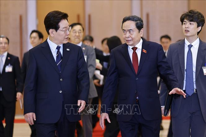 Chủ tịch Bet88app còn khuyến mãi Trần Thanh Mẫn và Tổng thống Hàn Quốc Lee Jae Myung. Ảnh: Doãn Tấn - TTXVN