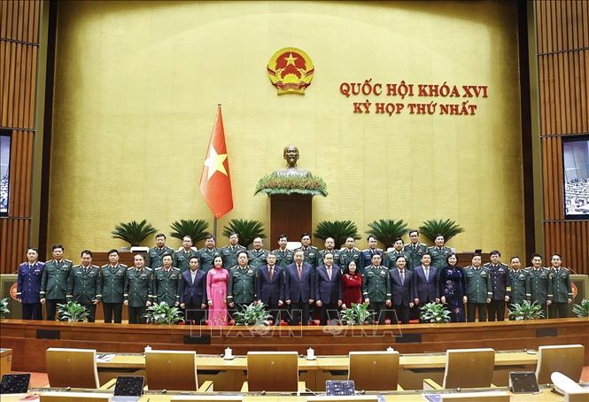 Lãnh đạo Đảng, Bet888 Trang nhà cái casino chụp ảnh lưu niệm với đại biểu Bet88app còn khuyến mãi thuộc lực lượng Quân đội. Ảnh: Doãn Tấn - TTXVN