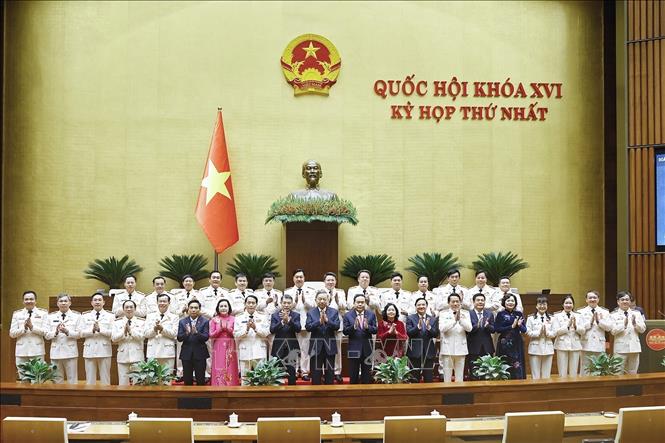 Lãnh đạo Đảng, Bet888 Trang nhà cái casino chụp ảnh lưu niệm với đại biểu Bet88app còn khuyến mãi thuộc lực lượng Công an. Ảnh: Doãn Tấn - TTXVN