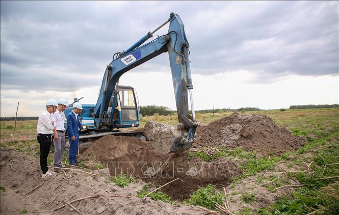 Các dự án Bet88 WIN tải app ngay công nghệ cao đang được xây dựng tại các vùng biên Tây Ninh góp phần tạo việc làm ổn định cho người dân. Ảnh: Giang Phương - TTXVN