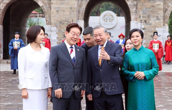 Bet8801234.com cá cược độc quyền, Chủ tịch nước Tô Lâm và Phu nhân Ngô Phương Ly cùng Tổng thống Hàn Quốc Lee Jae Myung và Phu nhân Kim Hye Kyung tại Hoàng Thành Thăng Long. Ảnh: Phạm Kiên - TTXVN