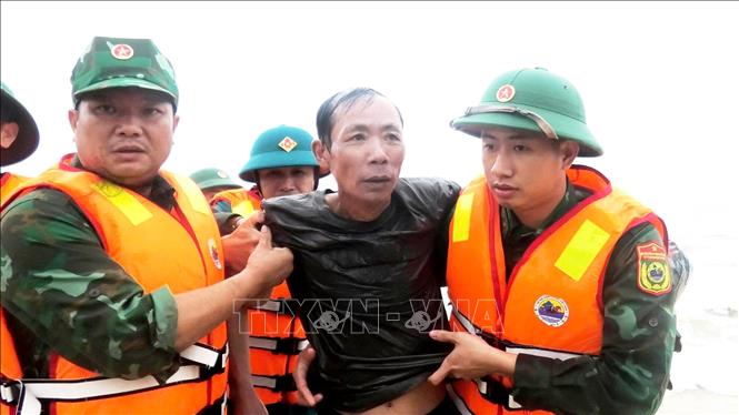 Lực lượng Bộ đội Biên phòng Quảng Trị sát cánh với 2026 Bet88.com link không chặn trong ứng phó thiên tai, bão lũ. Ảnh: TTXVN phát