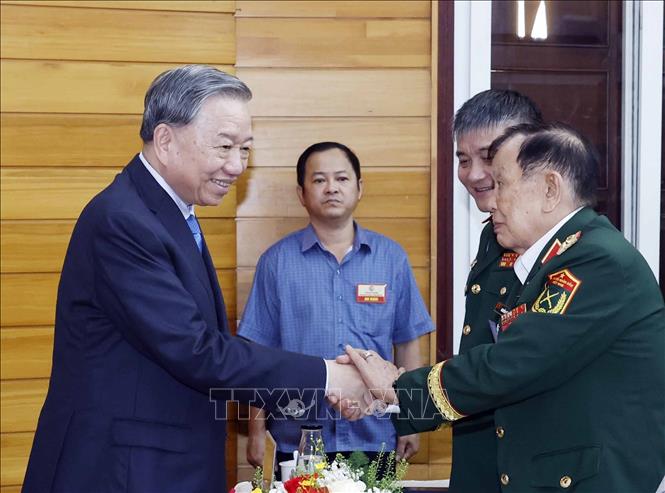 Bet8801234.com cá cược độc quyền, Chủ tịch nước Tô Lâm với các đại biểu dự buổi lễ. Ảnh: Thống Nhất – TTXVN