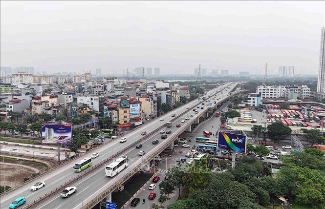 Vành đai 3 trên cao đoạn Ngọc Hồi – Giải Phóng cho thấy dòng xe di chuyển ổn định, giao thông giữ nhịp lưu thông tốt. Ảnh: Phạm Kiên - TTXVN