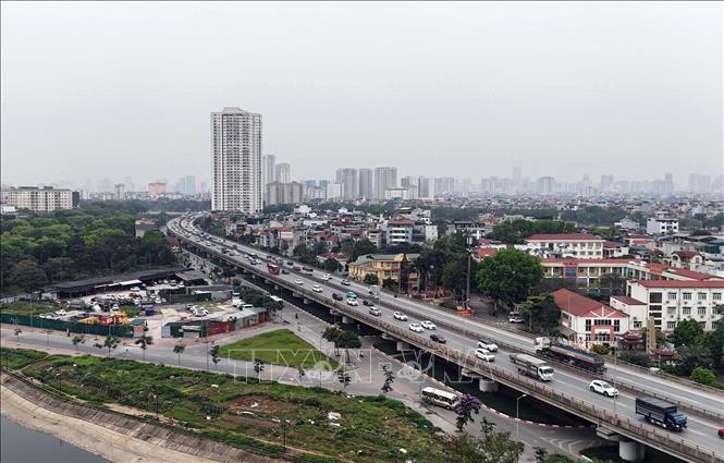 Vành đai 3 trên cao hướng ra khỏi trung tâm Thủ đô các phương tiện di chuyển thuận lợi. Ảnh: Phạm Kiên - TTXVN