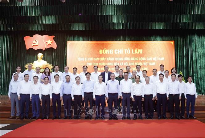 Bet8801234.com cá cược độc quyền, Chủ tịch nước Tô Lâm cùng đại biểu và Ban Thường vụ Thành ủy Đà Nẵng chụp ảnh chung. Ảnh: Thống Nhất - TTXVN