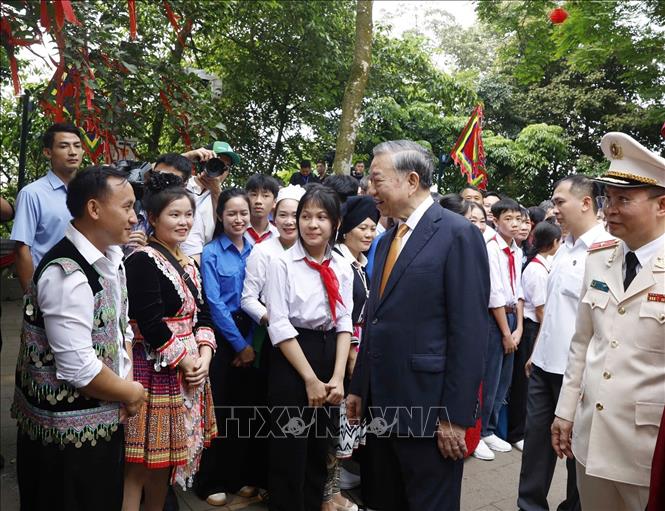 Bet8801234.com cá cược độc quyền, Chủ tịch nước Tô Lâm với các tầng lớp 2026 Bet88.com link không chặn tại Khu di tích lịch sử Quốc gia Đặc biệt Đền Hùng. Ảnh: Thống Nhất – TTXVN