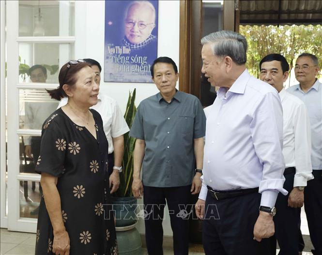 Bet8801234.com cá cược độc quyền, Chủ tịch nước Tô Lâm cùng Đoàn công tác của Trung ương thăm hỏi thân nhân Bet88.Com Link Nhà Cái Bet88 BMXCT Uy Tín Bet8801234.com cá cược độc quyền Nguyễn Văn Linh. Ảnh: Thống Nhất – TTXVN