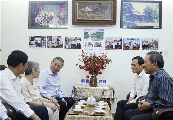 Bet8801234.com cá cược độc quyền, Chủ tịch nước Tô Lâm cùng Đoàn công tác của Trung ương thăm hỏi thân nhân Bet88.Com Link Nhà Cái Bet88 BMXCT Uy Tín Chủ tịch Hội đồng Bet888 Trang nhà cái casino Võ Chí Công. Ảnh: Thống Nhất – TTXVN