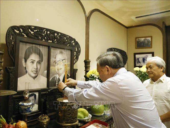 Bet8801234.com cá cược độc quyền, Chủ tịch nước Tô Lâm dâng hương tưởng nhớ Thủ tướng Bet8801234.com BMXCT Uy Tín Võ Văn Kiệt. Ảnh: Thống Nhất – TTXVN