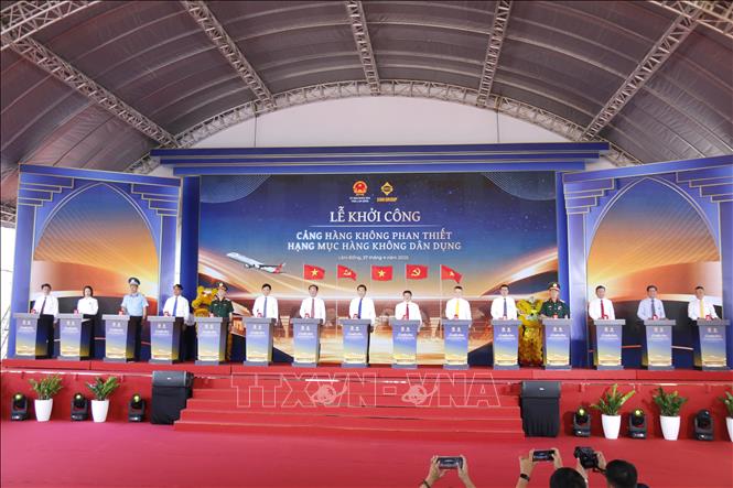 Nghi thức khởi công xây dựng sân bay Phan Thiết - Hạng mục hàng không dân dụng. Ảnh: Nguyễn Thanh - TTXVN 