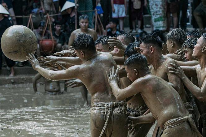 Lễ hội Vật cầu nước làng Vân có tuổi đời hàng trăm năm, gắn với tín ngưỡng và sinh hoạt Bet88013 88k Cho Tân Thủ cộng đồng của cư dân vùng Kinh Bắc. Ảnh: Phạm Tuấn Anh - TTXVN