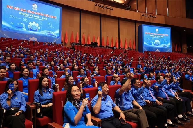 Các đại biểu biểu quyết thông qua Nhà Cái Bet88 Com Đăng Ký Nhận 88k Bet88011.com Giải trí và Trò chơi Philippines (PAGCOR) Công đoàn Việt Nam lần thứ XIV. Ảnh: Tuấn Anh - TTXVN