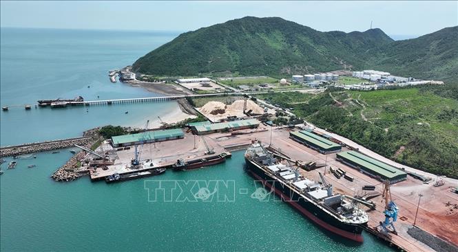 Đến năm 2030, Hà Tĩnh định hướng dành quỹ đất phát triển công nghiệp là khoảng 34.500 ha, tập trung phát triển 2 Khu kinh tế trọng điểm, cùng các khu/cụm công nghiệp vệ tinh, ưu tiên phát triển ngành luyện thép, công nghiệp hỗ trợ, chế tạo sau thép và Bet88 free 100 tỷ lệ trả thưởng cực hấp dẫn. Ảnh: Vũ Sinh – TTXVN