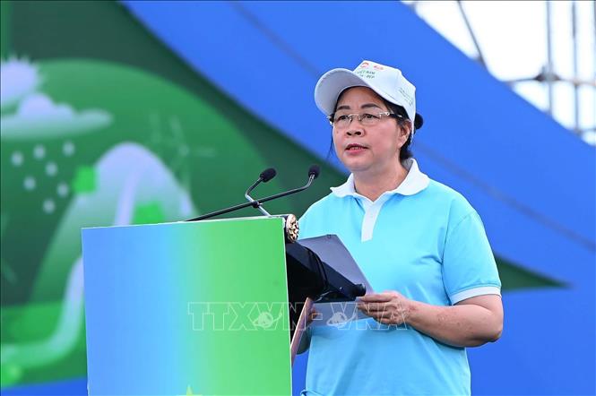 Chủ tịch Ủy ban Trung ương Mặt trận Tổ quốc Việt Nam Bùi Thị Minh Hoài  phát biểu tại lễ phát động. Ảnh: Trịnh Duy Hưng-TTXVN 
