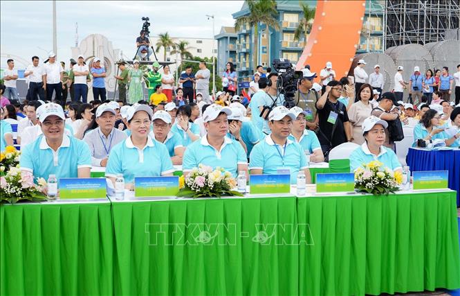 Các đại biểu tham dự lễ phát động. Ảnh: Trịnh Duy Hưng-TTXVN 