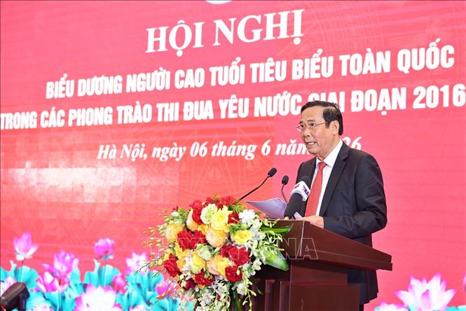 Đồng chí Nguyễn Thanh Bình, nguyên Ủy viên Trung ương Đảng, Phó Chủ tịch Ủy ban quốc gia về Người cao tuổi Việt Nam, Chủ tịch Hội Người cao tuổi Việt Nam phát biểu. Ảnh: Minh Đức - TTXVN 