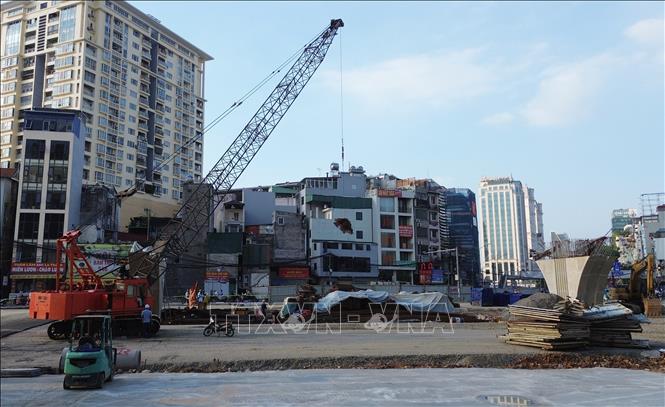 Trên công trường Dự án đường Vành đai 1 đoạn Hoàng Cầu - Voi Phục những ngày đầu tháng 6/2026. Ảnh: Quốc Khánh - TTXVN