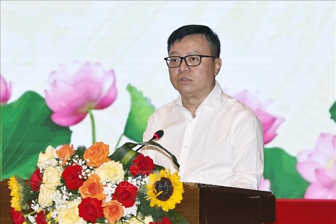 Đồng chí Lê Quốc Minh, Phó Trưởng Ban Tuyên giáo và Dân vận Trung ương, Tổng Biên tập Báo Nhân Dân, Chủ tịch Hội Nhà báo Việt Nam phát biểu. Ảnh: Doãn Tấn – TTXVN