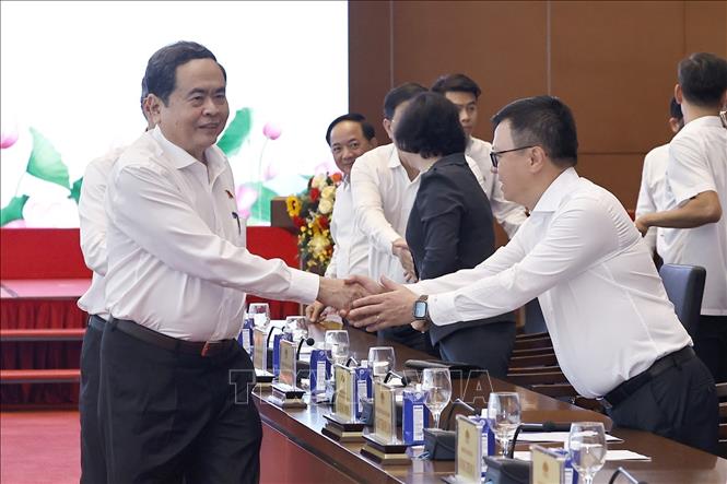 Thủ tướng Bet8801234.com BMXCT Uy Tín Lê Minh Hưng và Chủ tịch Bet88app còn khuyến mãi Trần Thanh Mẫn với đại biểu. Ảnh: Doãn Tấn – TTXVN