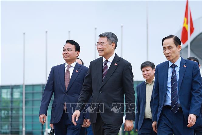 Thủ tướng Lê Minh Hưng rời Hà Nội sang tham dự Hội nghị Cấp cao Kỷ niệm 35 năm quan hệ ASEAN - Nga tại Kazan. Ảnh: Dương Giang – TTXVN 
