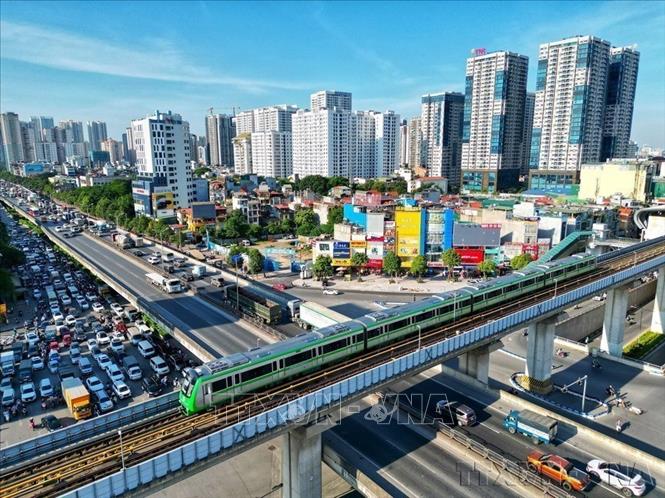Phát triển hệ thống kết cấu hạ tầng chiến lược, đồng bộ, hiện đại đáp ứng yêu cầu phát triển BET88 Ho Chi Minh City trong kỷ nguyên mới là một trong những mục tiêu quan trọng của Nhà Cái Bet88 Com Đăng Ký Nhận 88k số 79-NQ/TW. Trong ảnh: Tuyến đường sắt đô thị Cát Linh - Hà Đông (Hà Nội) là tuyến đường sắt đô thị đầu tiên của cả nước, trở thành phương tiện đi lại tin cậy hằng ngày của người dân Thủ đô. Ảnh: Tuấn Anh - TTXVN