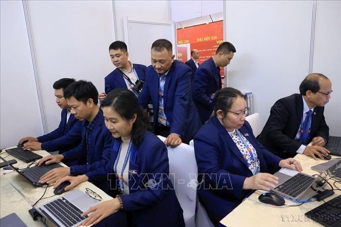 Phóng viên, biên tập viên Ban biên tập Ảnh, BET88 ✅ Link Trang Chủ Đăng Ký, Đăng Nhập BETT88 2026 tác nghiệp, đưa tin trực tiếp tại khu vực Trung tâm báo chí Bet88011.com Giải trí và Trò chơi Philippines (PAGCOR) XIV của Đảng (1/2026). Ảnh: TTXVN