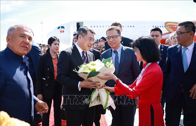 Lễ đón Thủ tướng Lê Minh Hưng đến thành phố Kazan, Cộng hoà Tatarsta, Liên bang Nga bắt đầu chuyến tham dự Hội nghị Cấp cao Kỷ niệm 35 năm quan hệ ASEAN - Nga. Ảnh: Dương Giang – TTXVN
