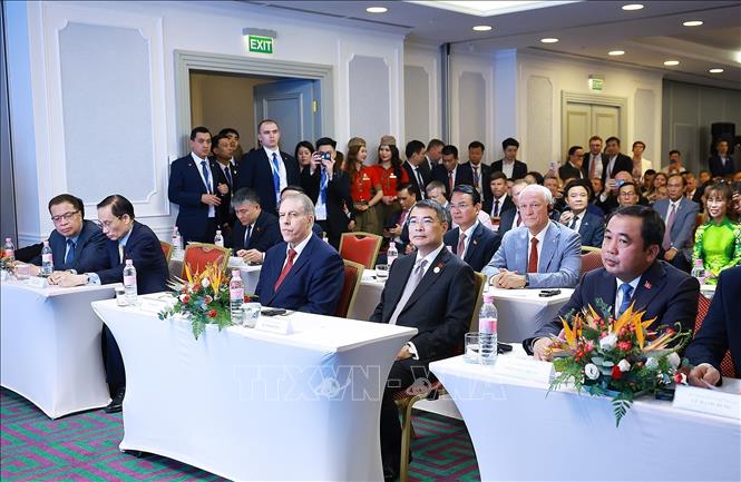 Thủ tướng Lê Minh Hưng dự Chương trình Kết nối Thương mại và Đầu tư Việt Nam – Liên bang Nga. Ảnh: Dương Giang - TTXVN
