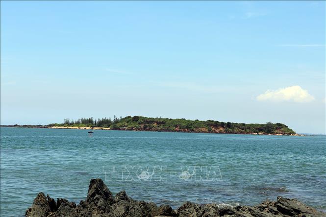 Hòn Dứa rộng hơn 11ha, cách Bàn Than 700m. Ảnh: Đỗ Trưởng - TTXVN
