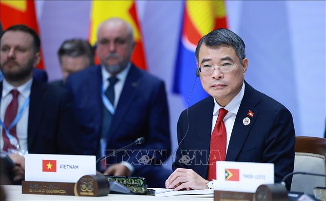 Thủ tướng Lê Minh Hưng phát biểu tại Phiên họp toàn thể Hội nghị Cấp cao Kỷ niệm 35 năm quan hệ ASEAN-Nga. Ảnh: Dương Giang – TTXVN
